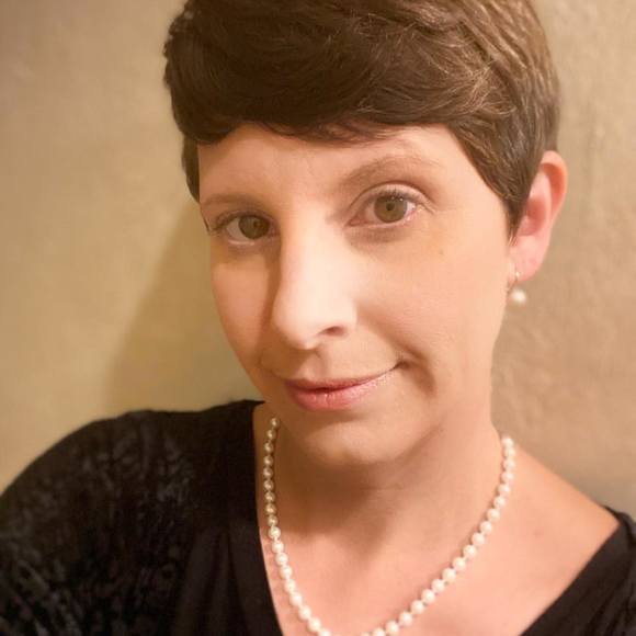 Profile Picture of Jessa Pelizari (@jellypel) on Poshmark