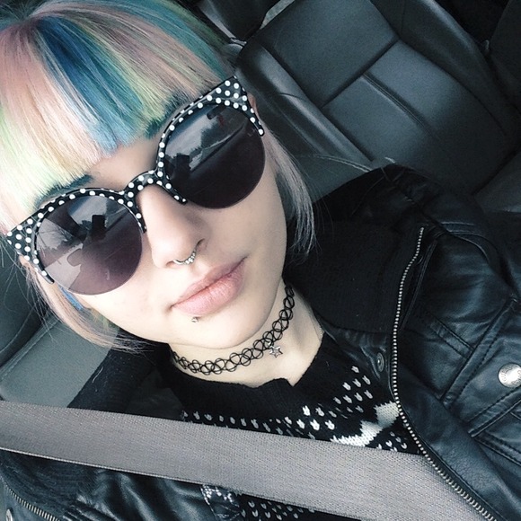 Profile Picture of Chloe Pedersen (@chloepedersen) on Poshmark