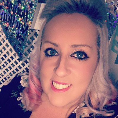 Profile Picture of Laura Davis (@loz81) on Twitter