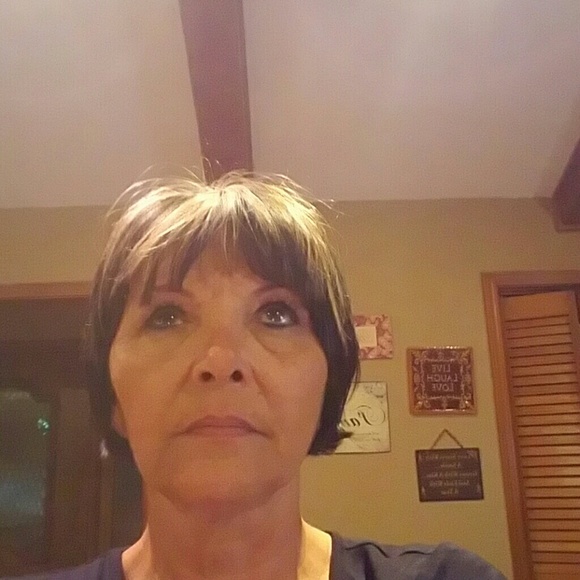 Profile Picture of Deloris Portwood (@deloris1963) on Poshmark