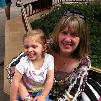 Profile Picture of Debbie Pappas (@debiwdey) on Twitter