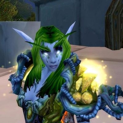 Profile Picture of Elynea (@RavenPhoenix) on Twitter