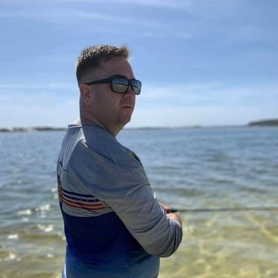 Profile Picture of Ryan Knickerbocker (@rkni3662) on Twitter