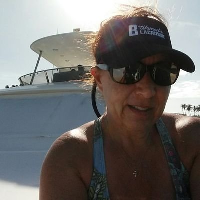 Profile Picture of Jo Vandiver (@jovfitness17) on Twitter