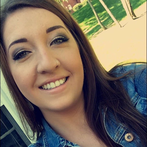 Profile Picture of Katelyn Moriarty (@katelynmoriarty) on Poshmark