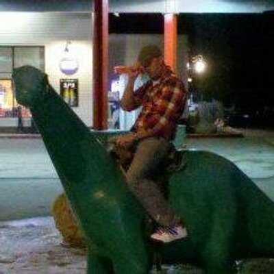 Profile Picture of Josh Hollenbeck (@joshraymond26) on Twitter