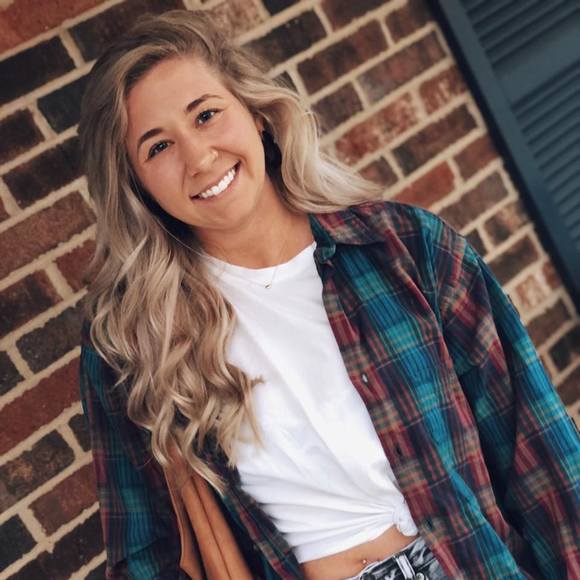 Profile Picture of Haley Butrum (@hbutrum1) on Poshmark