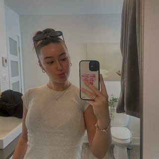 Profile Picture of kim (@kimroussel_) on Instagram