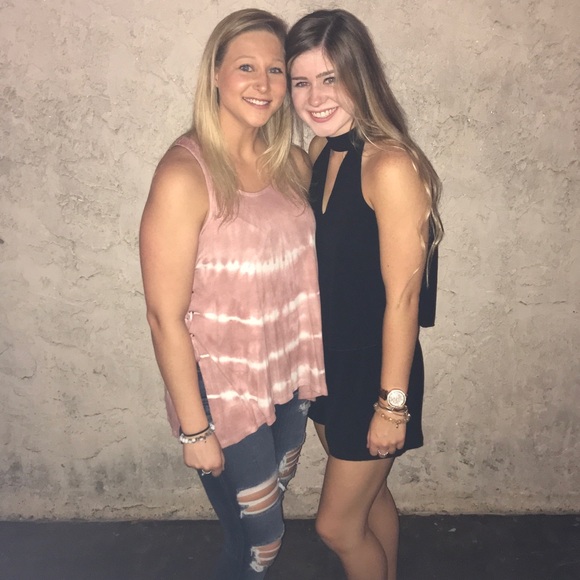 Profile Picture of Haley Finkenbinder (@bkhhfink) on Poshmark