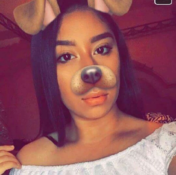 Profile Photo of Yvette Rivera (@y_rivera12) on Poshmark