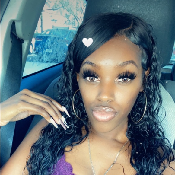 Profile Picture of Shekila Ealy (@kilabila92) on Poshmark