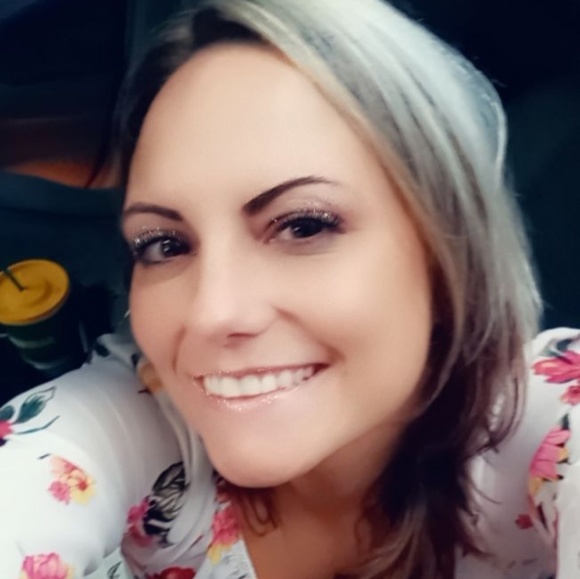 Profile Picture of Lisamarie Wehrly (@lisamariewehrly) on Poshmark