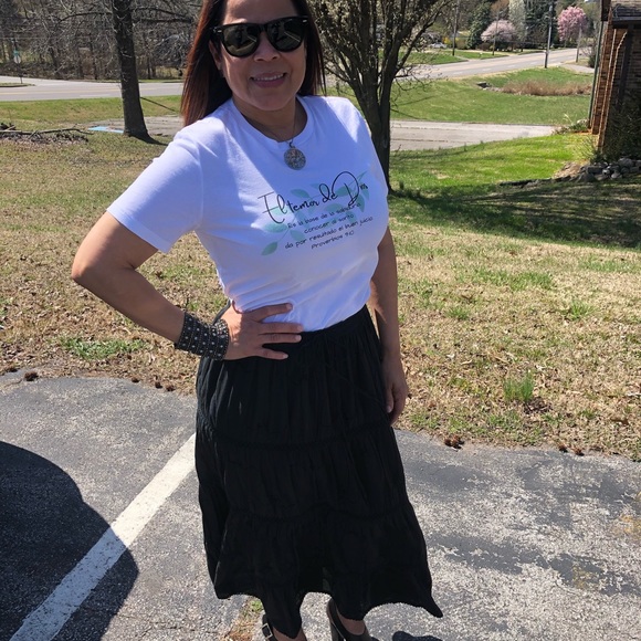 Profile Picture of Myrna Agosto (@agosmyrn) on Poshmark