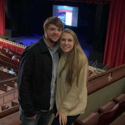 Profile Picture of Elizabeth Holland (@E_beth1112) on Twitter