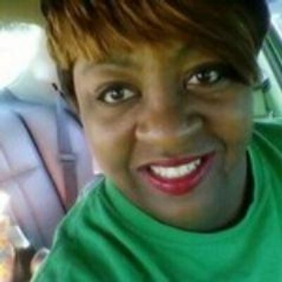 Profile Picture of Suzette M. Moore (@Mobesie) on Twitter