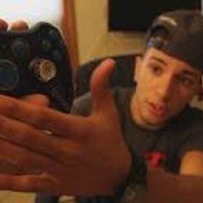 Profile Picture of Derek-stevens (@ThassiFollowMe) on Twitter