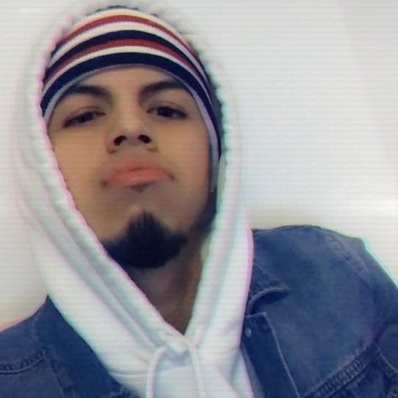 Profile Picture of Kevin Collazo (@kevc00) on Poshmark