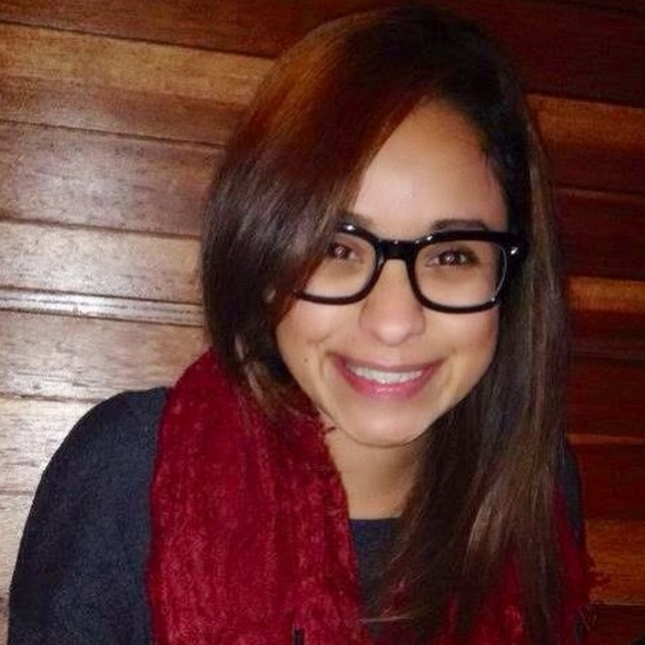 Profile Picture of Yesenia Corral (@yesic12) on Poshmark