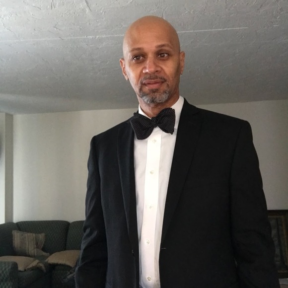 Profile Picture of Kevin Henderson (@uncldd1) on Poshmark
