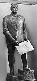 Profile Picture of Statue of Bob Bartletton Wikipedia