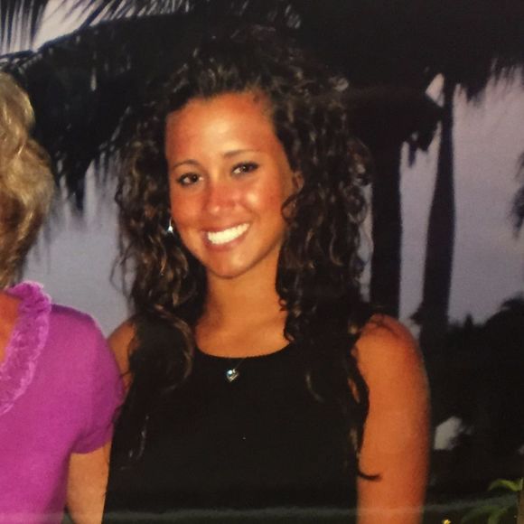 Profile Picture of Alex Tippmann (@tippmale) on Poshmark