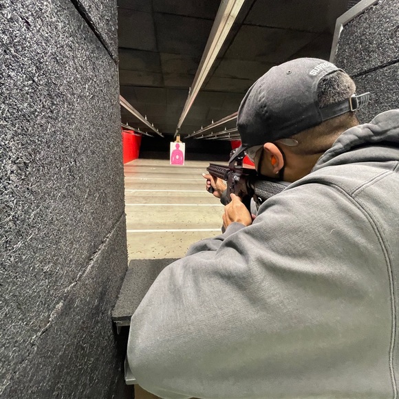 Profile Picture of Randy Esparza (@randyesparza45) on Poshmark