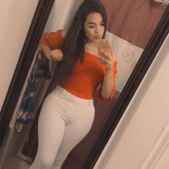 Profile Picture of Josie Olvera (@josieolvera) on Poshmark