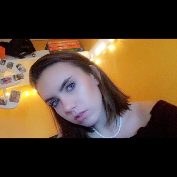 Profile Picture of Tori Trautwein (@toritrautwein) on Poshmark
