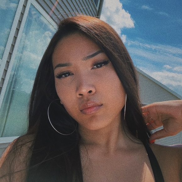 Profile Picture of Rithy Ya (@rithyx20) on Poshmark