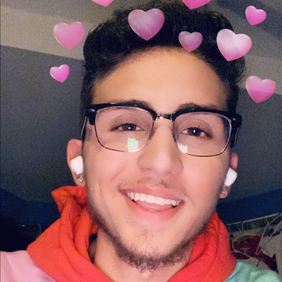 Profile Picture of Aryss Brown (@aryss123) on Poshmark