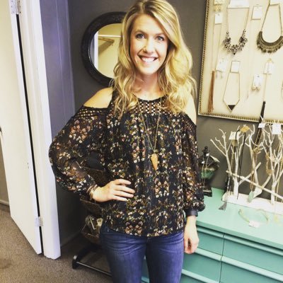 Profile Picture of Lindsey Rae Keller (@lindseykeller19) on Twitter