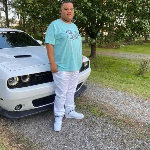 Profile Picture of Milo Miles (@fresh2deflo) on Poshmark