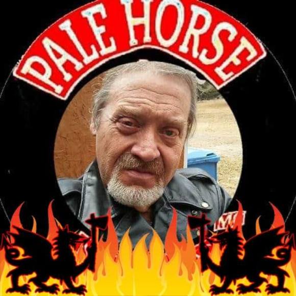 Profile Picture of Kirk James (@kirkjames371) on Poshmark