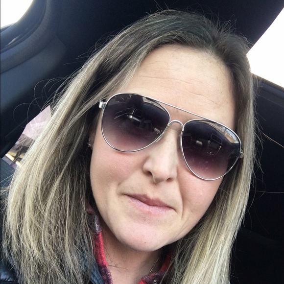 Jody Galvin - Poshmark Profile Picture of Jody Galvin (@galvinjody) on Poshmark