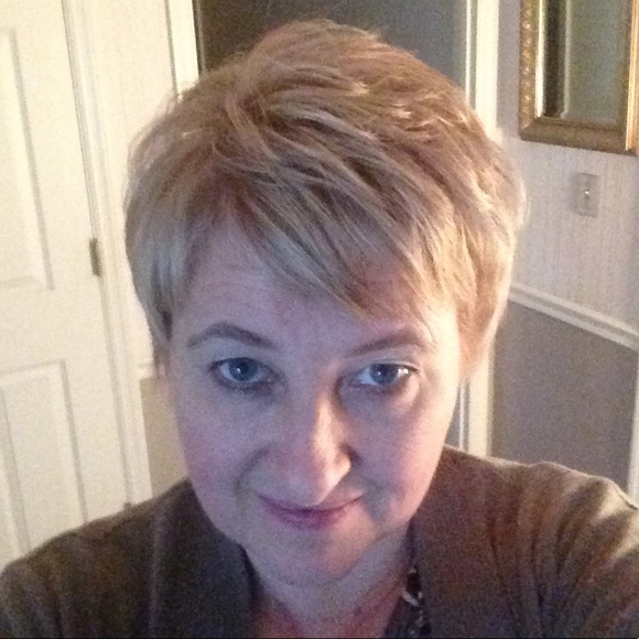 Profile Picture of Rita Trinkle (@ratrink) on Poshmark