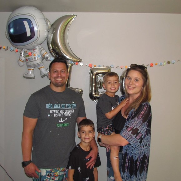 Profile Picture of Lindsay Vanness (@lleevann) on Poshmark