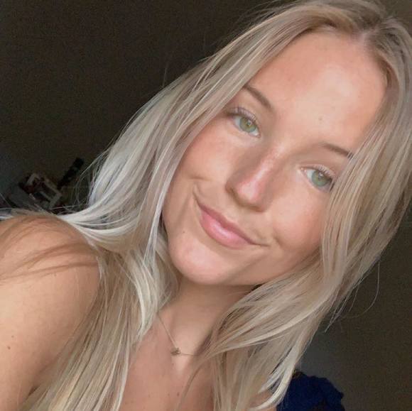 Profile Picture of Maggie Kotek (@maggiekotek) on Poshmark