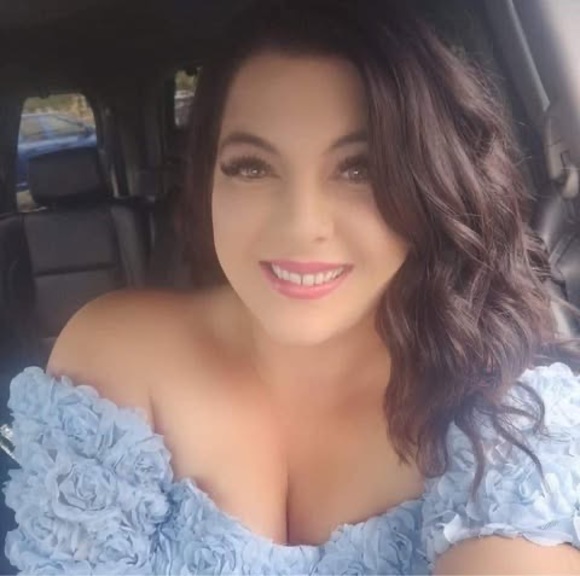 Profile Picture of Molly Michopoulos (@mmichopoulos) on Poshmark