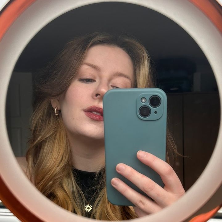holly 🌿 - Tiktok Profile Picture of holly 🌿 (@hollyfleminggunn) on Tiktok
