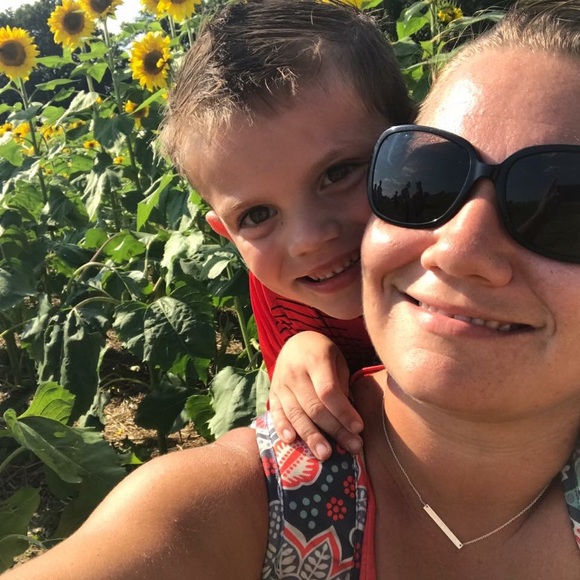 Profile Picture of Jennifer Hoyt (@jhoyt86) on Poshmark