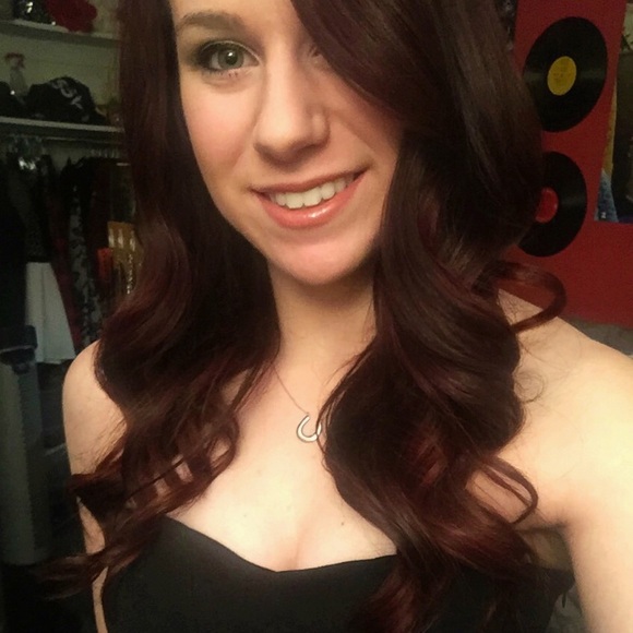 Profile Picture of Emily Grinberg (@emjgrin) on Poshmark