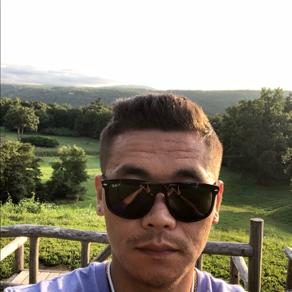 Profile Picture of Zino Kuno (@zin_kunga) on Poshmark