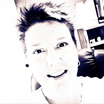 Profile Picture of Suzanne McKay (@McDragonCO) on Twitter