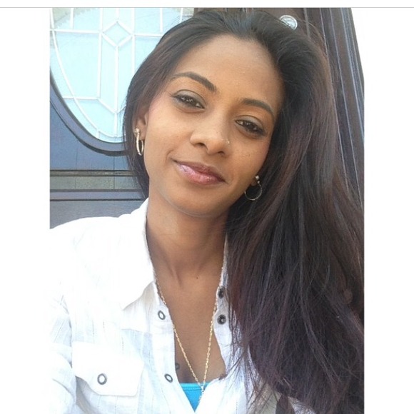 Profile Picture of Kavita Samaroo (@kavisam) on Poshmark