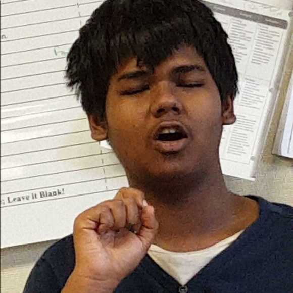 Profile Picture of David Mendoza (@ddaavviidd869) on Poshmark