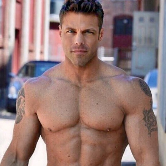 Profile Picture of Kevin Mccrea (@kmccrea76) on Poshmark
