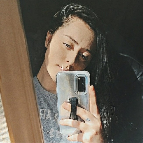 Profile Picture of Morgan Mulroy (@morganmulroy) on Poshmark