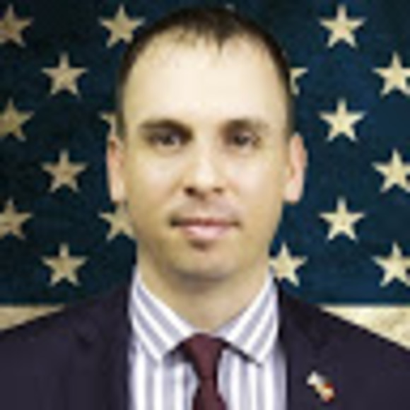 Profile Picture of Noel Robleto (@narobleto) on Poshmark