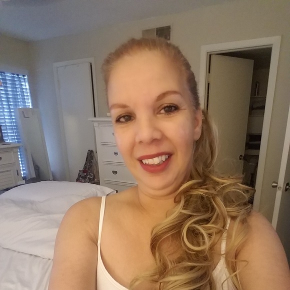 Profile Picture of Lydia Clavell (@clavell1264) on Poshmark