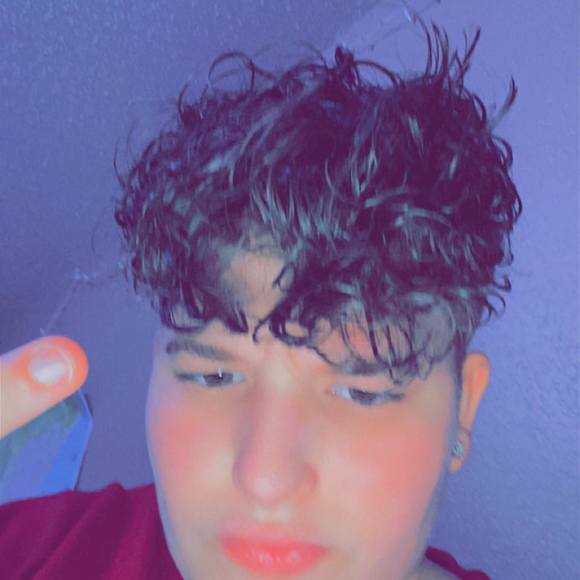 Zoee Vermillion - Poshmark Profile Picture of Zoee Vermillion (@zoee_vermillion) on Poshmark